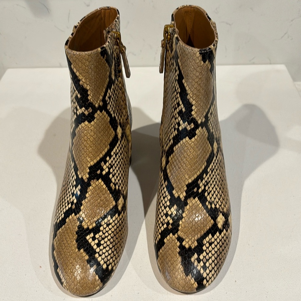 New Tory Burch leather booties in sand drift snake - Picture 4 of 11